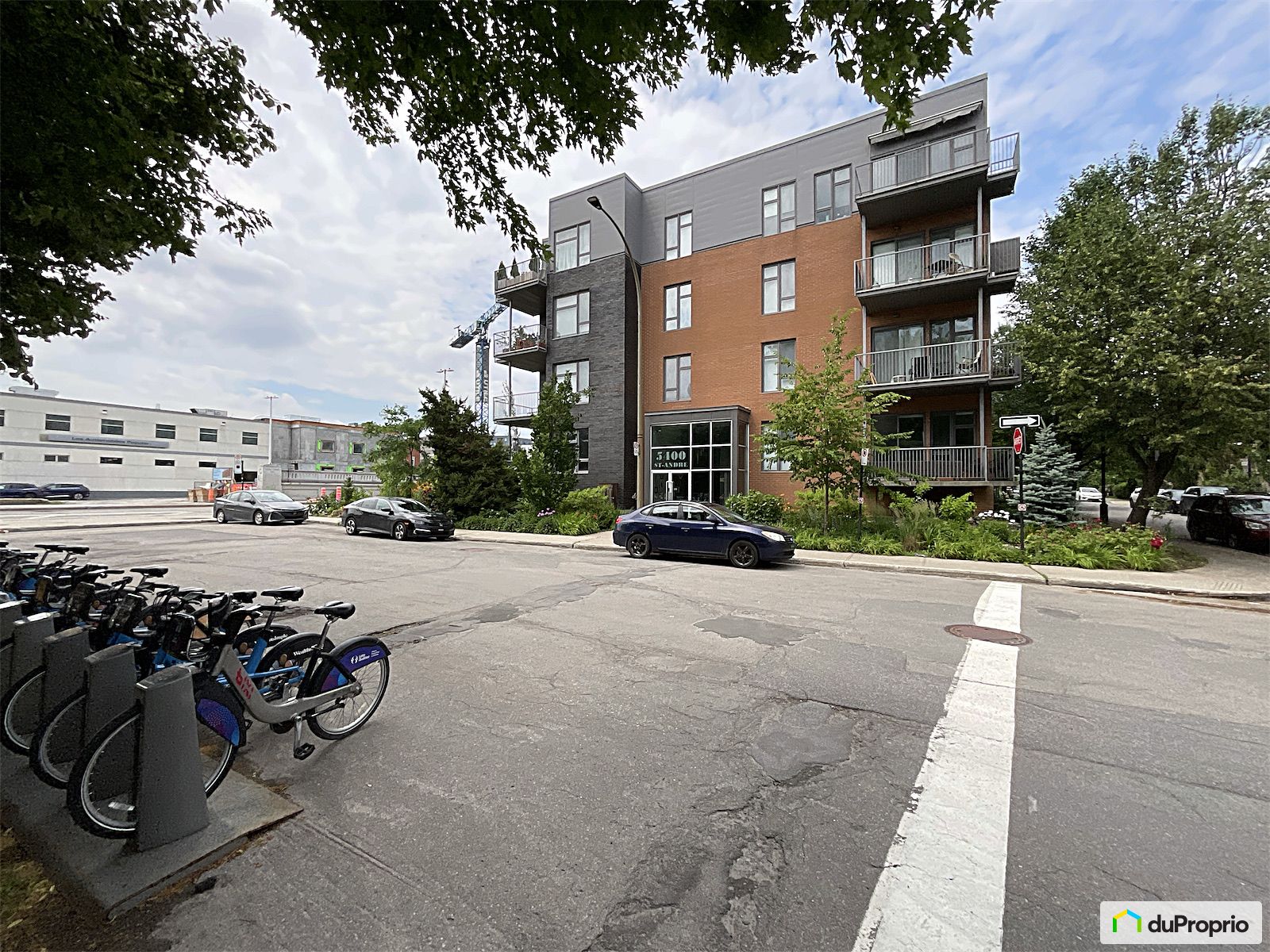 218 5400 Rue Saint Andre — photo 1
