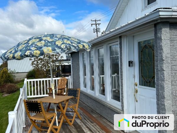 735 Boulevard Perron — photo 3