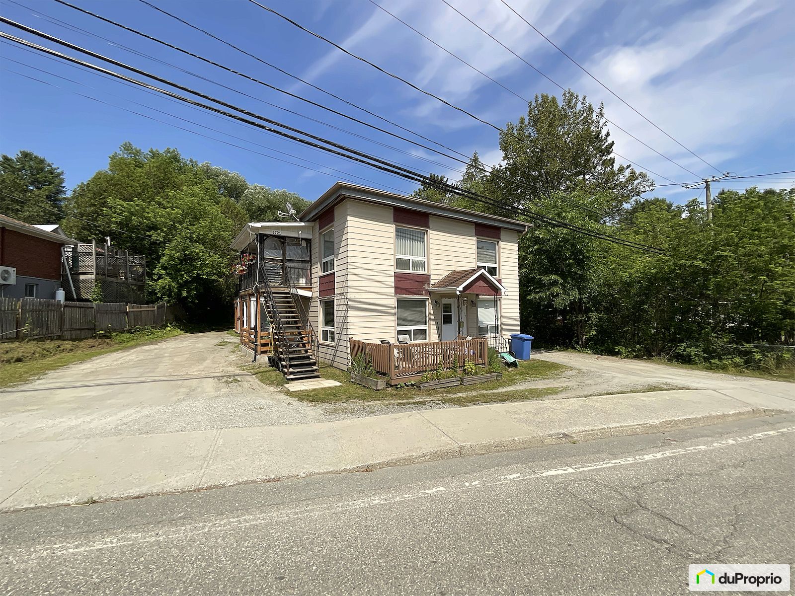 5719 Rue Principale — photo 1