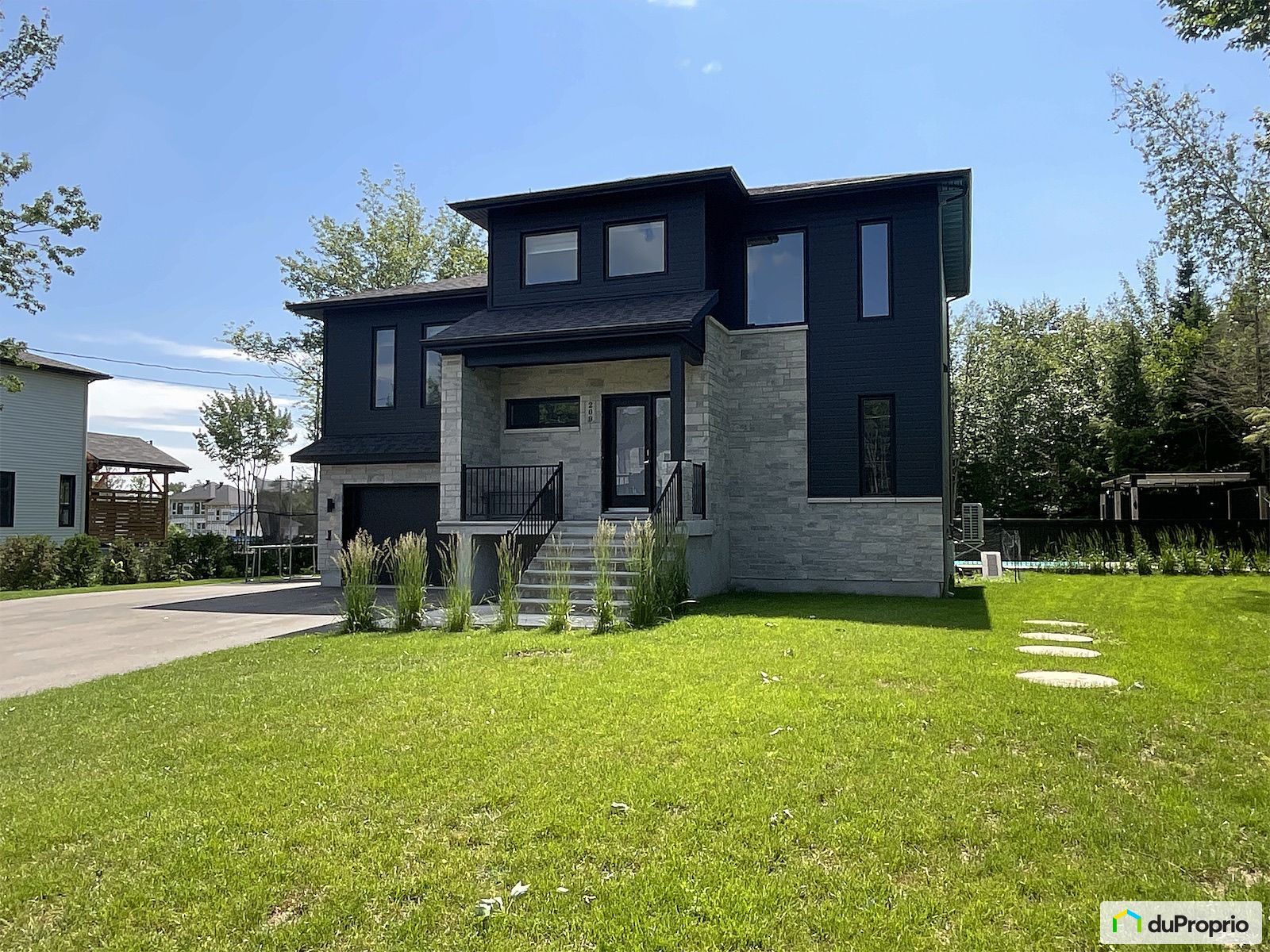 209 Rue Des Irlandais — photo 1