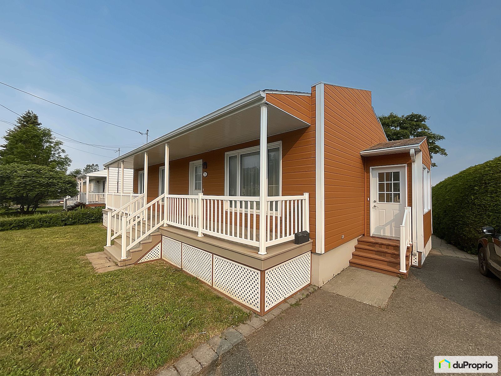 726 Boul Sainte Anne — photo 2