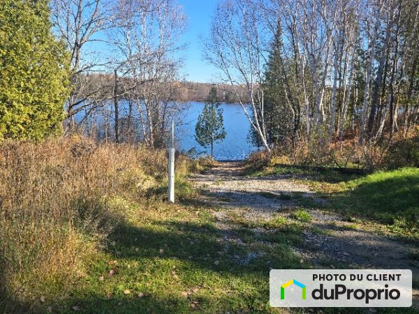1352 chemin du Tour-Du-Lac, St-Aime-Du-Lac-Des-Iles for sale
