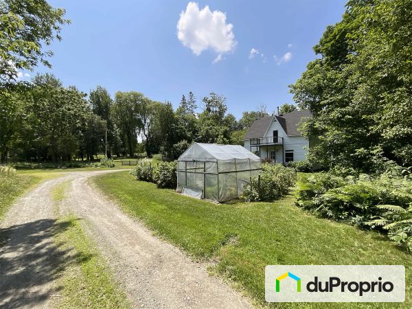 360 chemin de la Station, Compton for sale