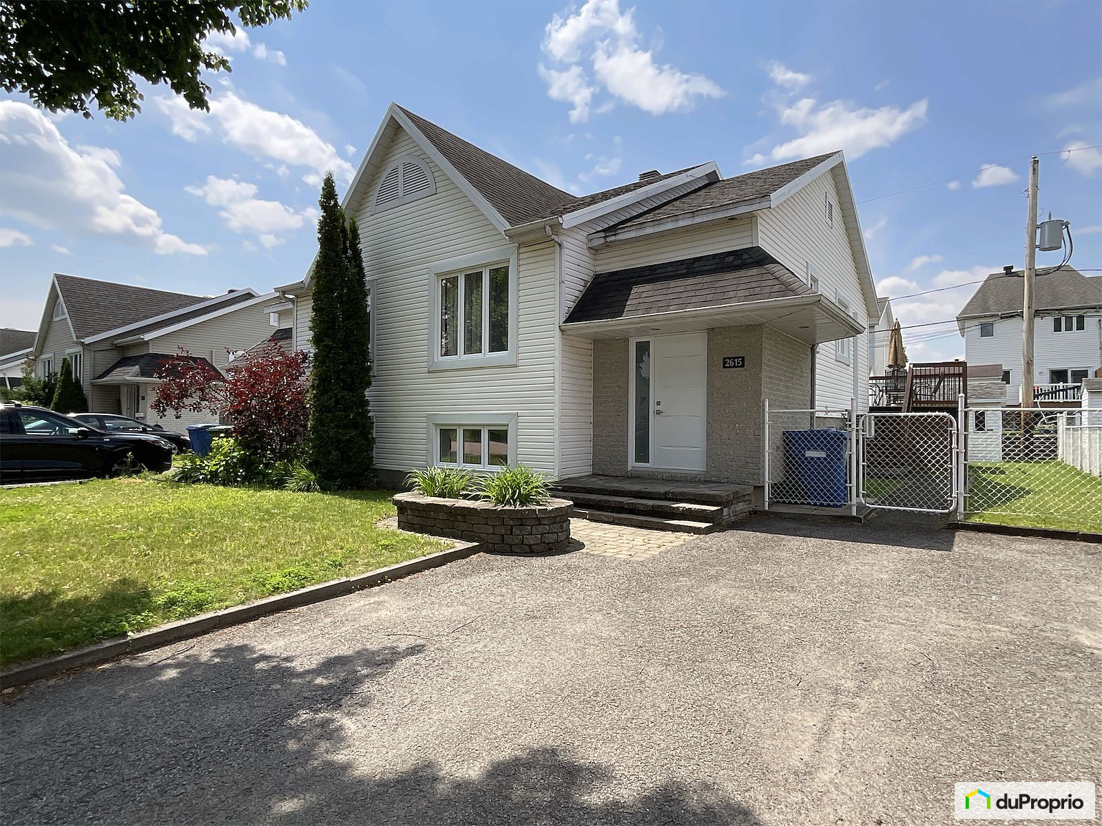 2615 Rue Des Acacias — photo 1