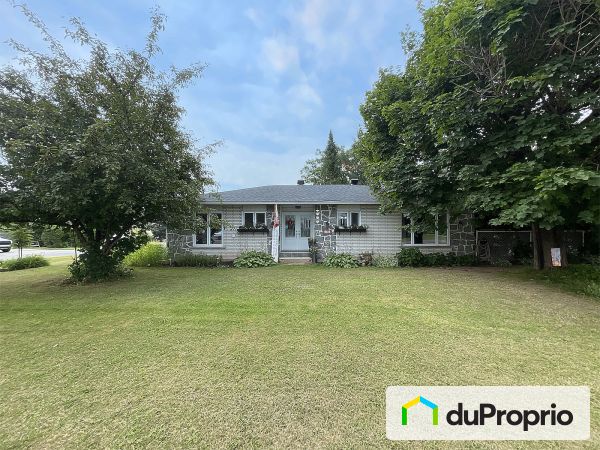 208 rue Principale, Plaisance for sale