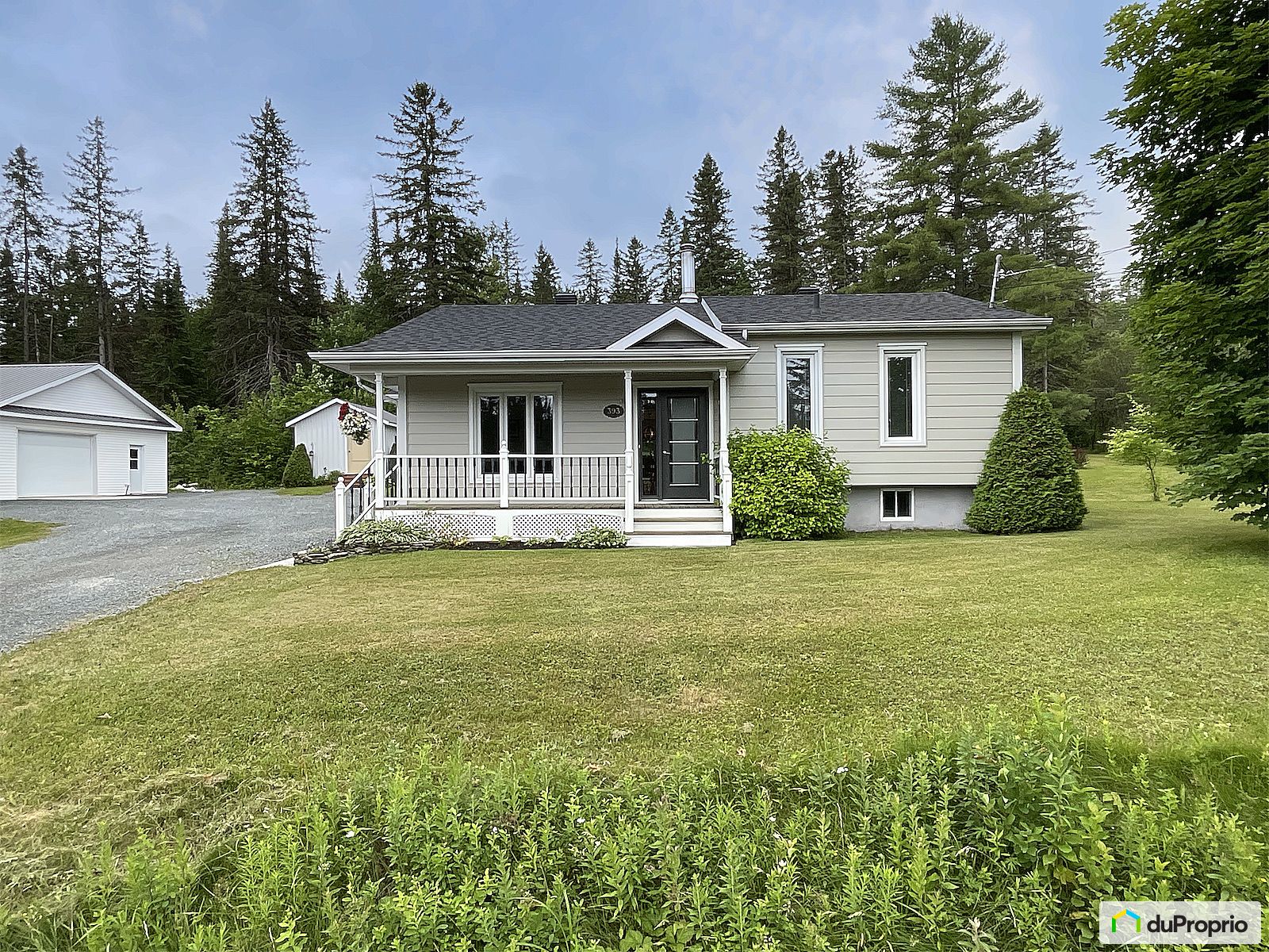 393 Rue Blouin — photo 1