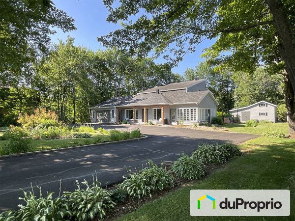 1022 route Bécar, St-Jean-Chrysostome for sale