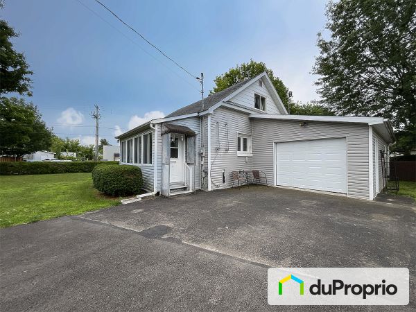 104 rue Foch, Granby for sale
