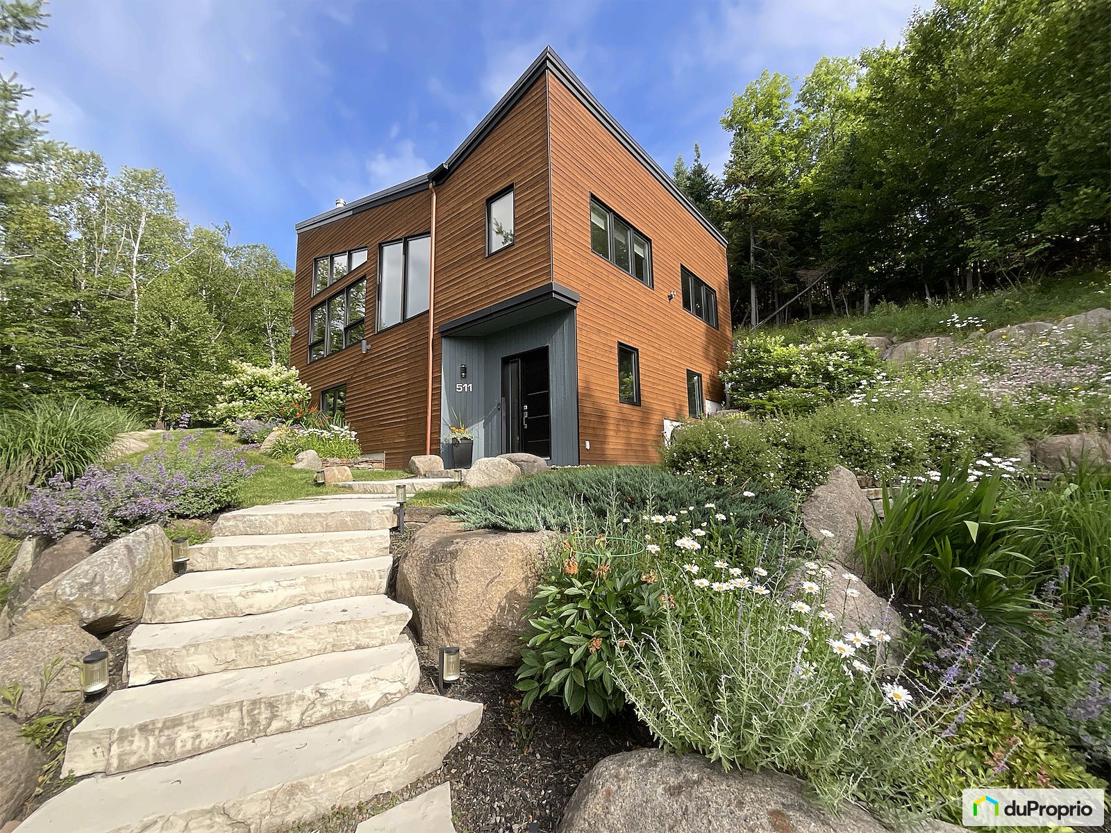 511 Rue De Lucerne — photo 1