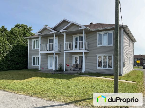 83-85-87-89 rue Lavergne, Princeville for sale
