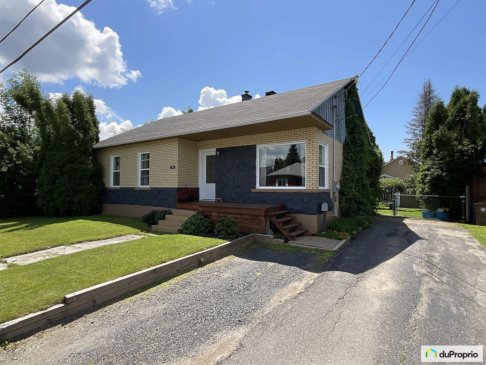 330 Rue Bourgeoys Ouest — photo 1