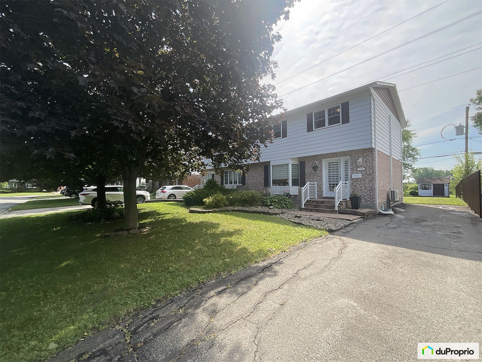 334 Rue Laporte — photo 1