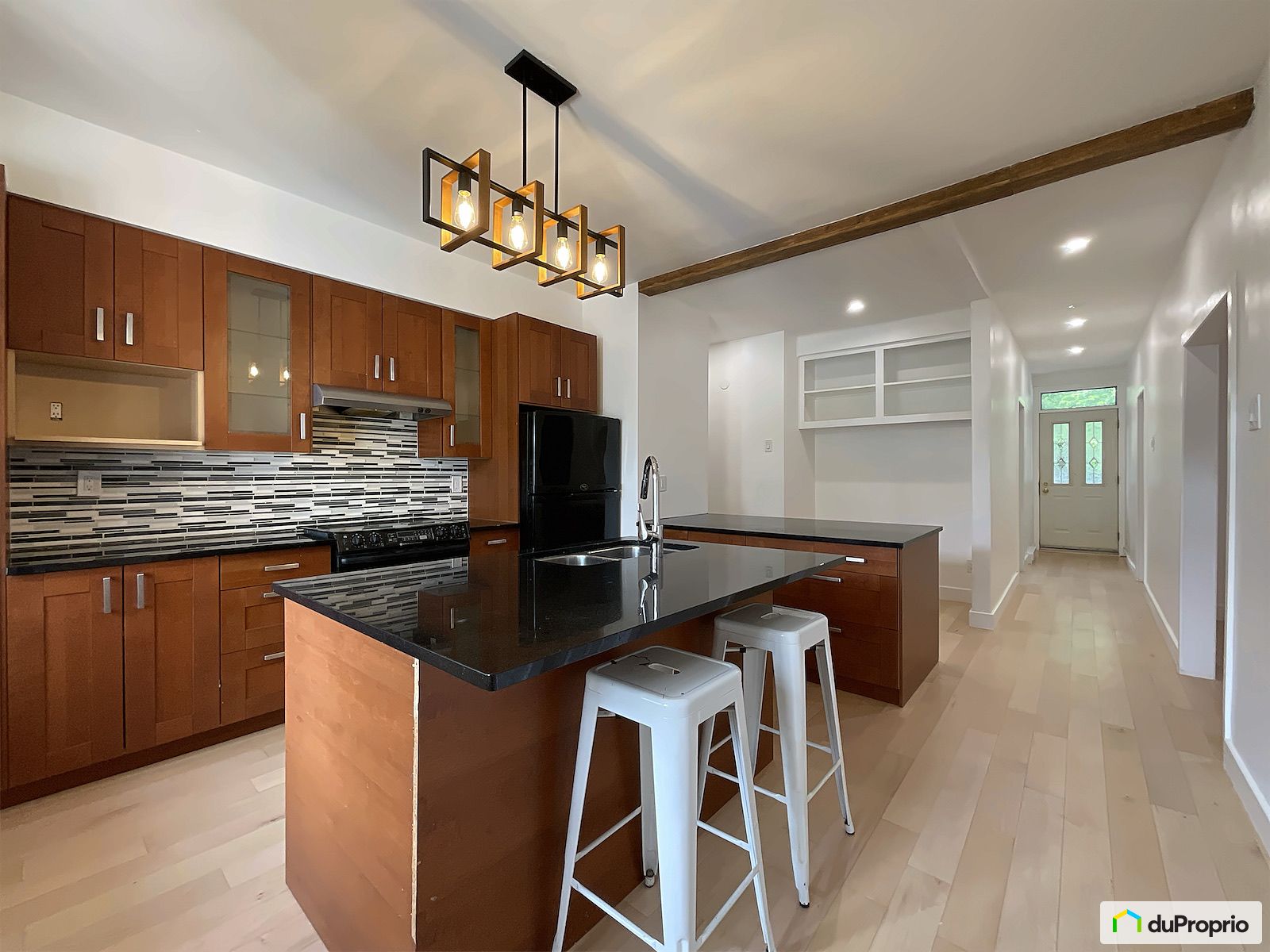 5863 2E Avenue — photo 3