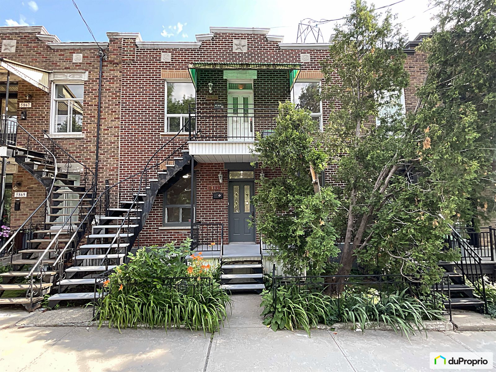 5863 2E Avenue — photo 1
