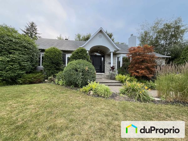 895 rue des Oblats, Richelieu for sale