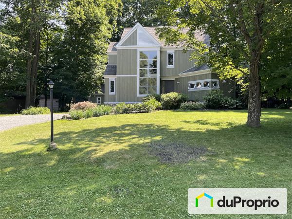 100, rue des Fougères, Bromont à vendre