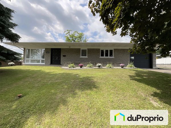 1420 rue Sainte-Cécile, L'Ancienne-Lorette for sale