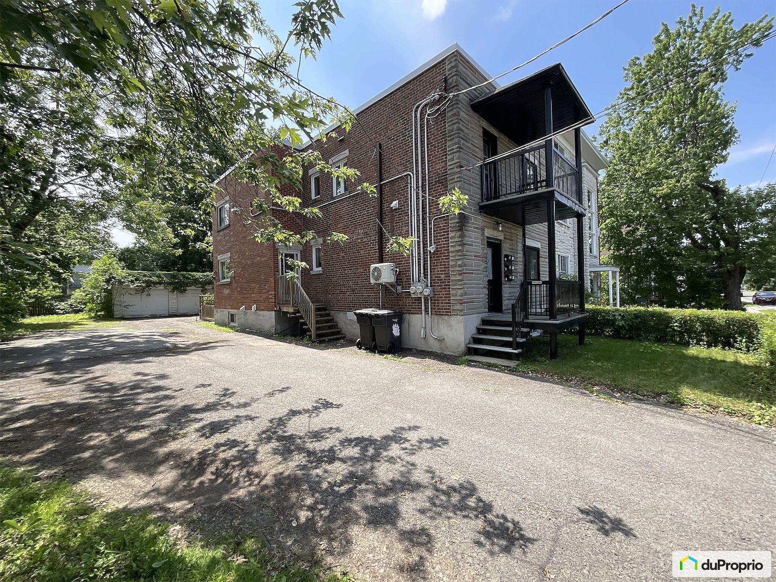 588 Rue Grant — photo 1