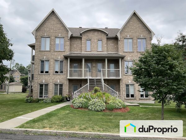 328, rue Yves Carbonneau, St-Romuald à vendre