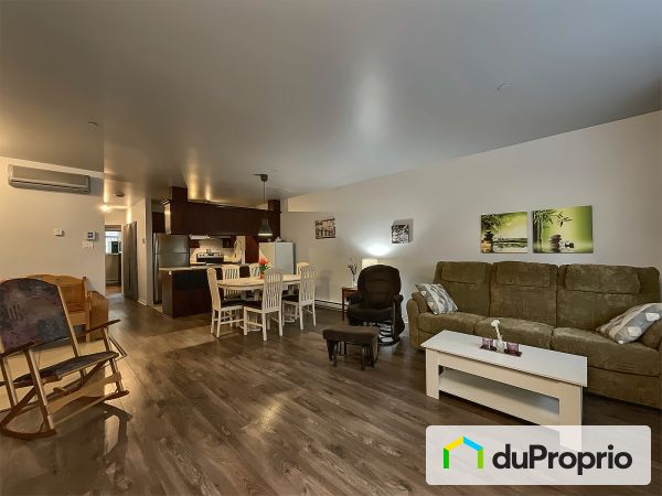 102-107 rue Saint-Laurent, St-Eustache for sale