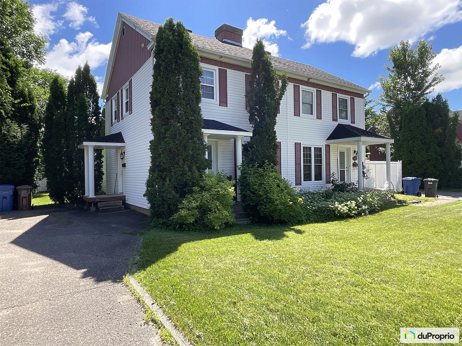 2161 Rue De Regina — photo 1