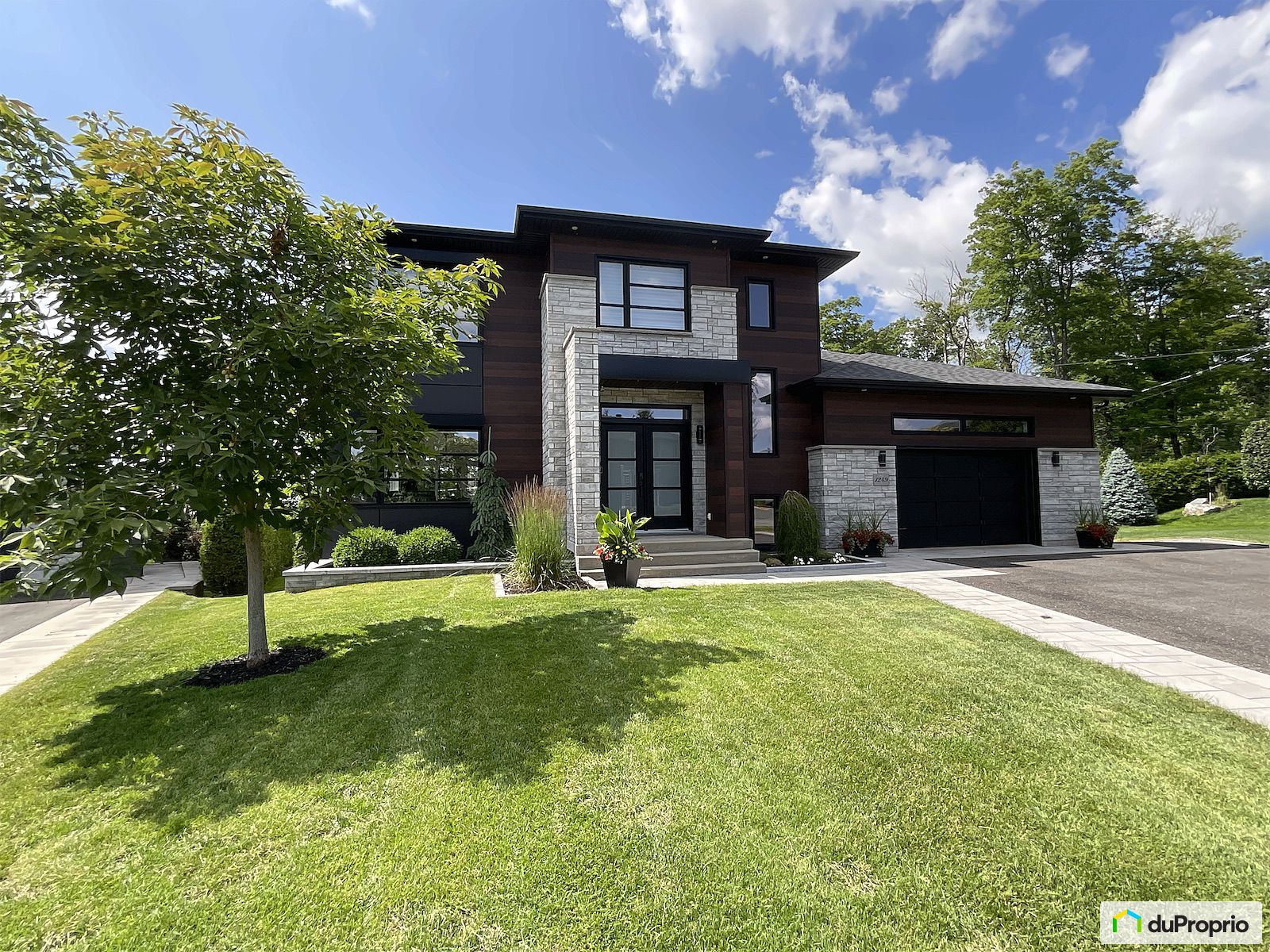 1249 Avenue Des Mille Feuilles — photo 2