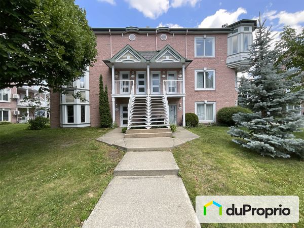 319, rue Damien-Benoît, Mont-St-Hilaire à vendre