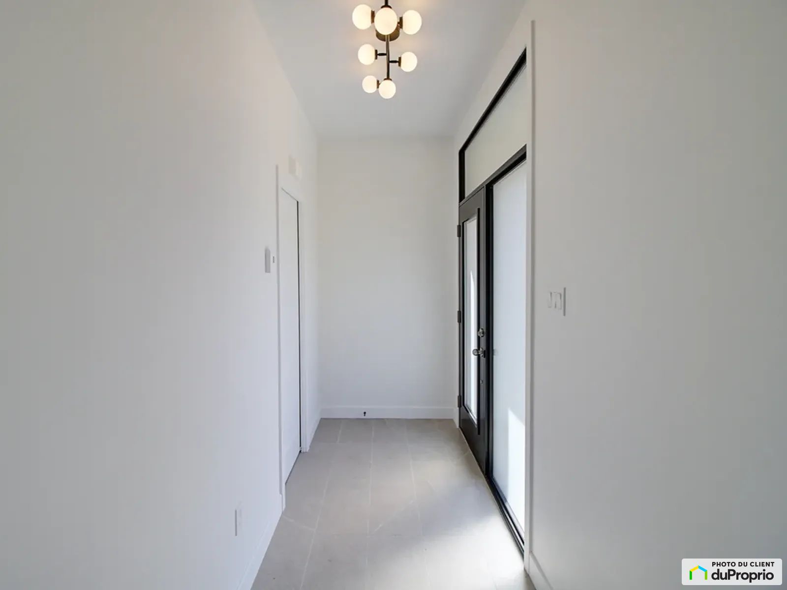 1051 Francois Xavier Bureau — photo 3