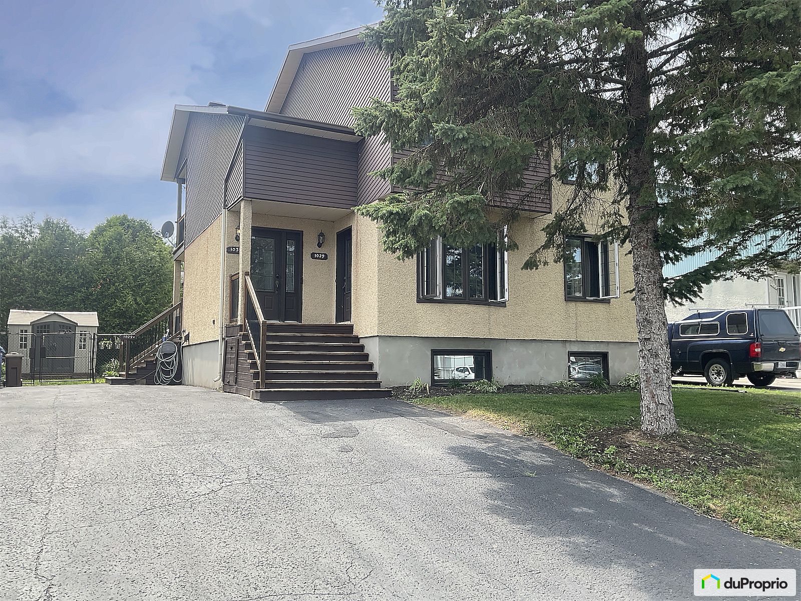 1029 1029A 1031 Rue De La Plai — photo 1