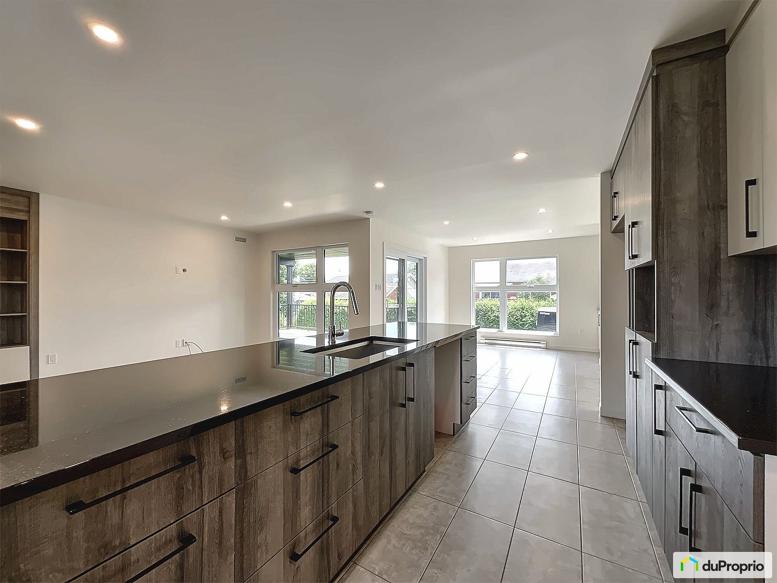 400 Rue Jean Marie Fortier — photo 2
