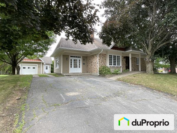 Driveway - 83 rue Coulombe, Montmagny for sale