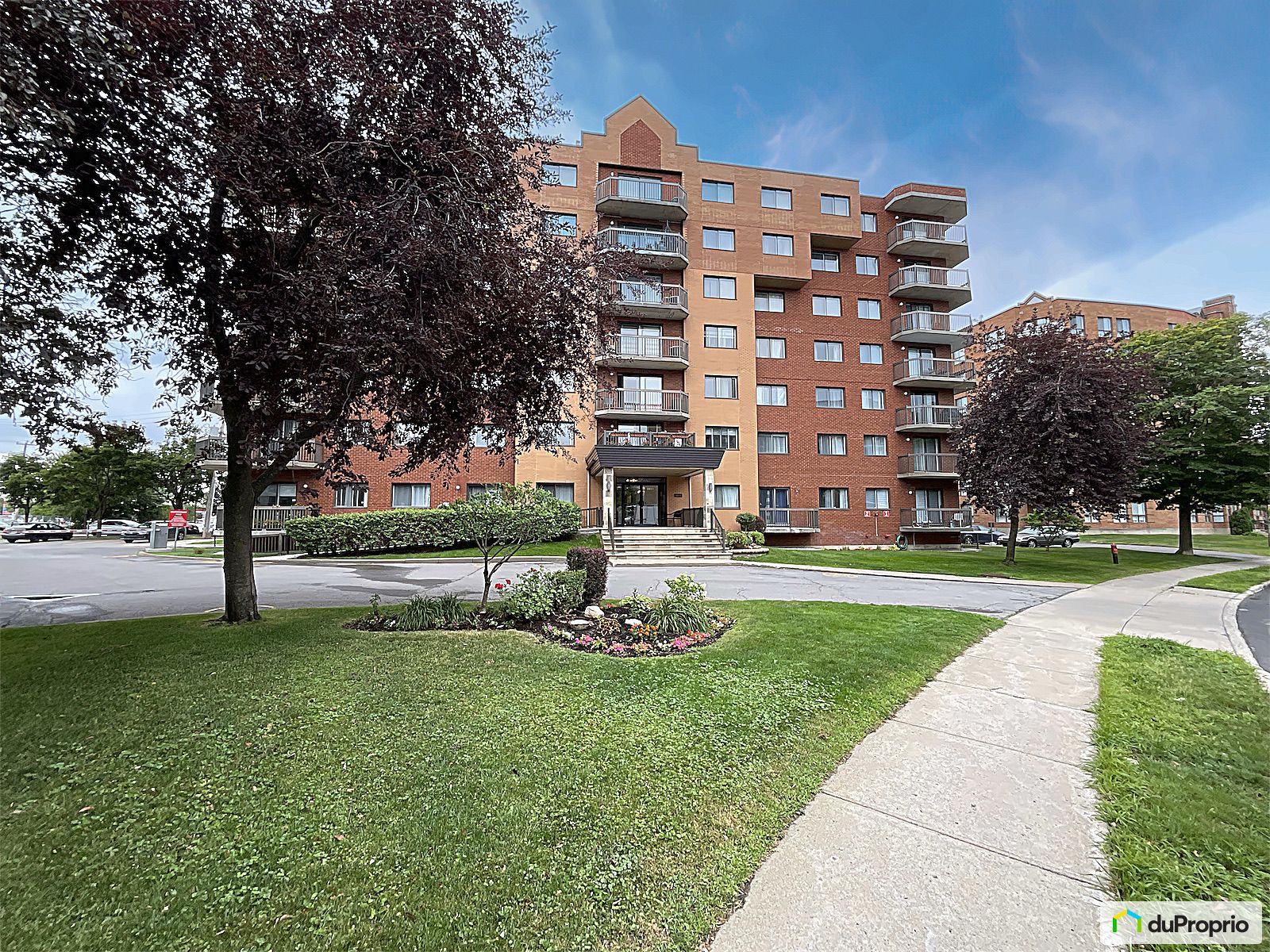 604 6851 Boulevard Des Roserai — photo 3
