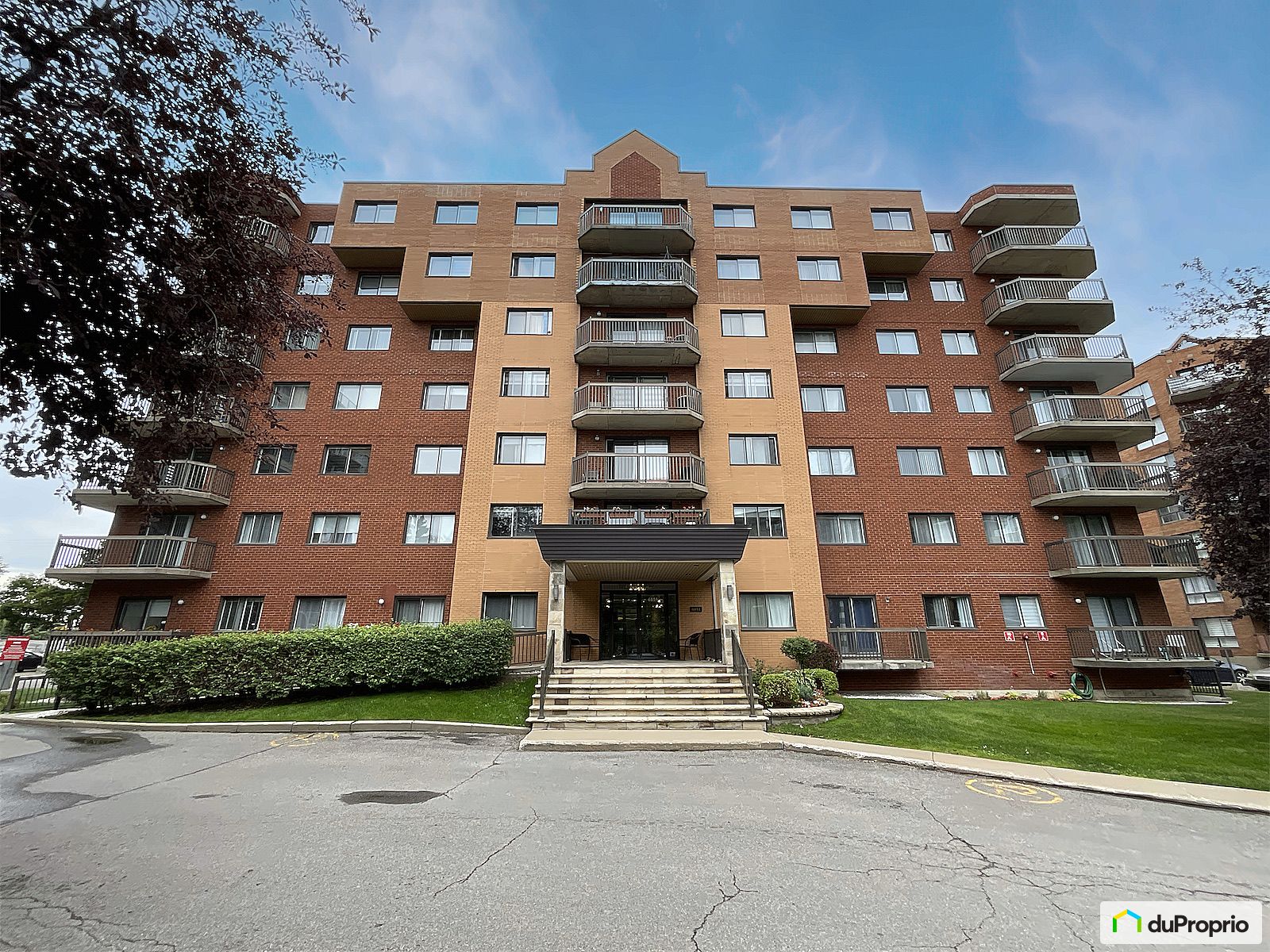 604 6851 Boulevard Des Roserai — photo 2