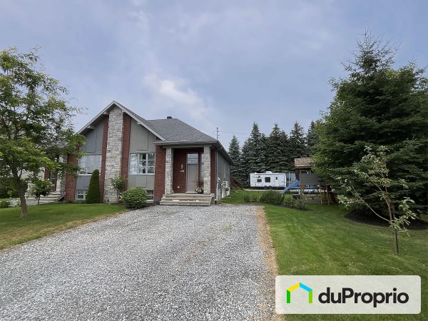 551, rue des Chênes, St-Bernard à vendre