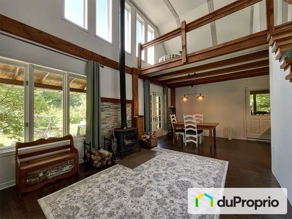 11, ch du Lac-la-Rouge, Lac-des-Plages à vendre