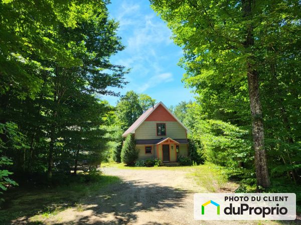 11, ch du Lac-la-Rouge, Lac-des-Plages à vendre