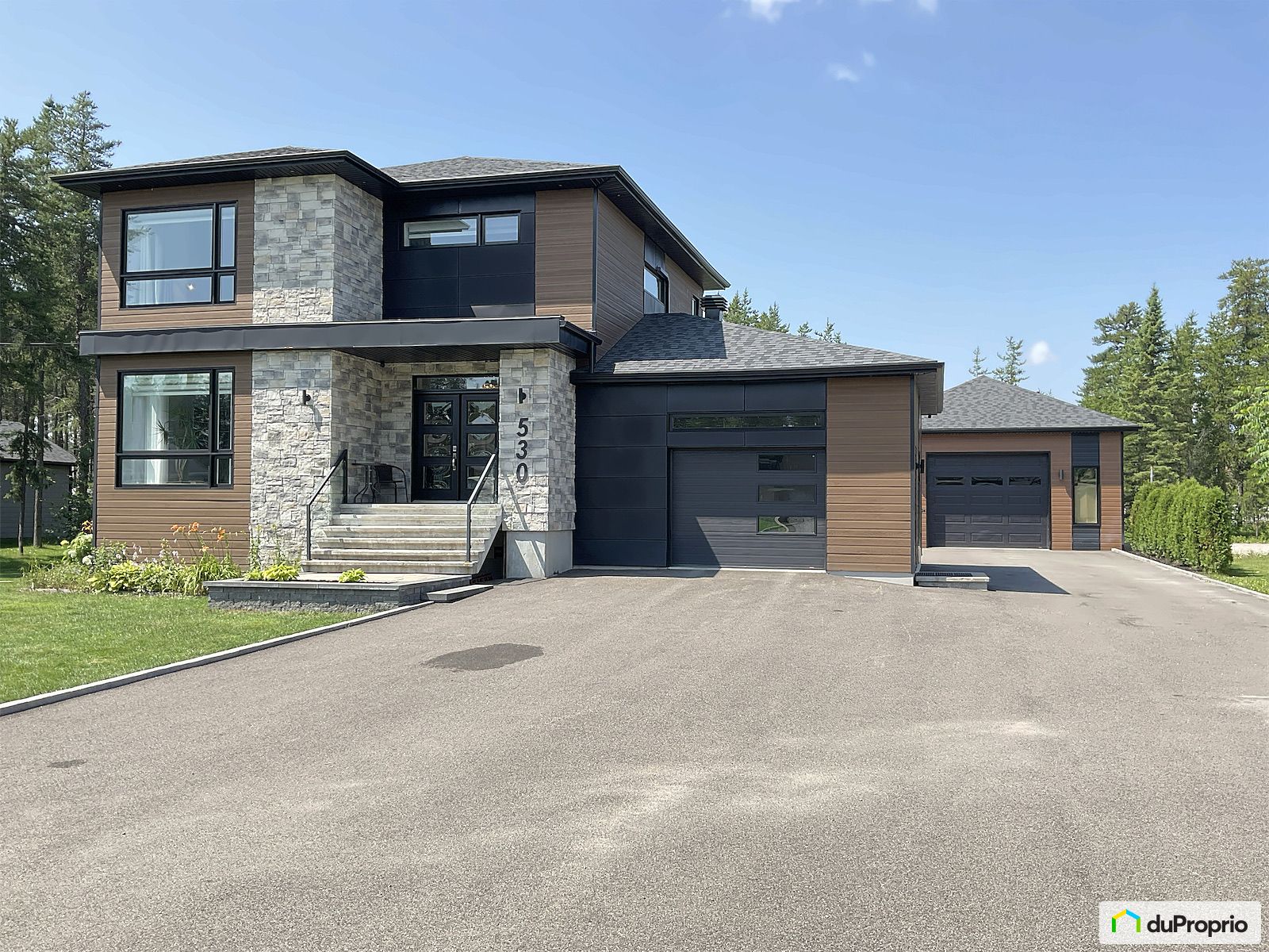 530 Rue Des Erables Rouges — photo 1