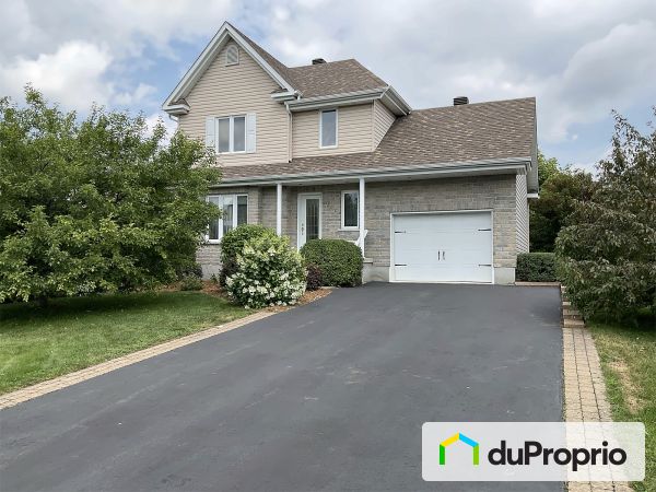 142 rue Pierre-Mercure, St-Charles-Borromée for sale
