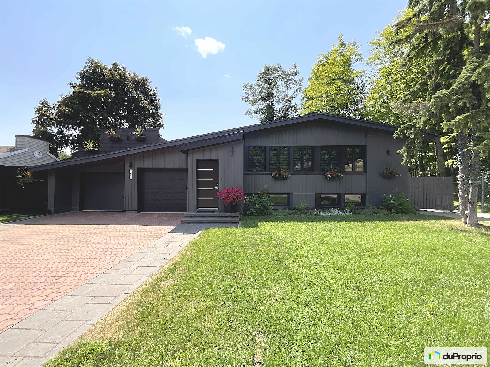 1447 Avenue Dobell — photo 1