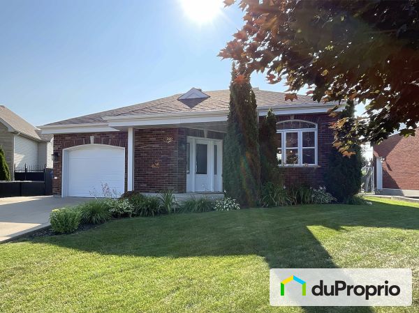 360 rue de l'Angélique, St-Constant for sale