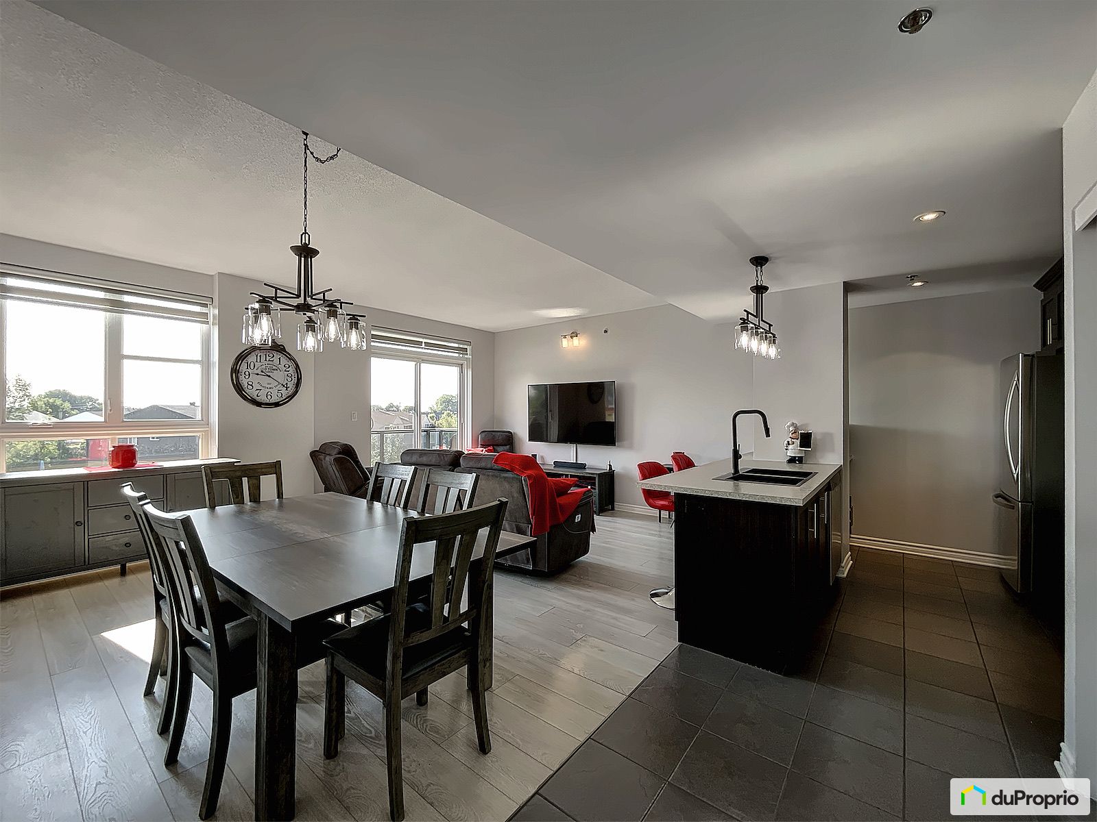 303 575 Montee Masson — photo 2