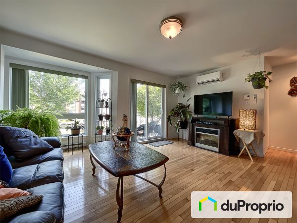Salon - 11-4112, rue de l'Écluse, Charny à vendre