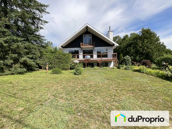 16 Place Saint-Michel, St-Sauveur for sale