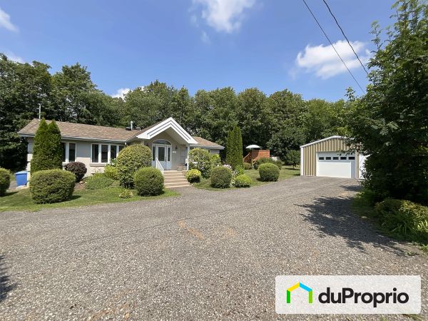 2421 chemin Principal, St-Joseph-Du-Lac for sale