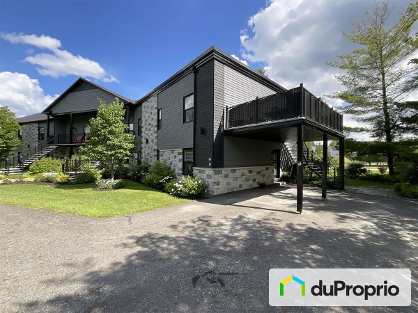 81, rue Desjardins, Magog à vendre