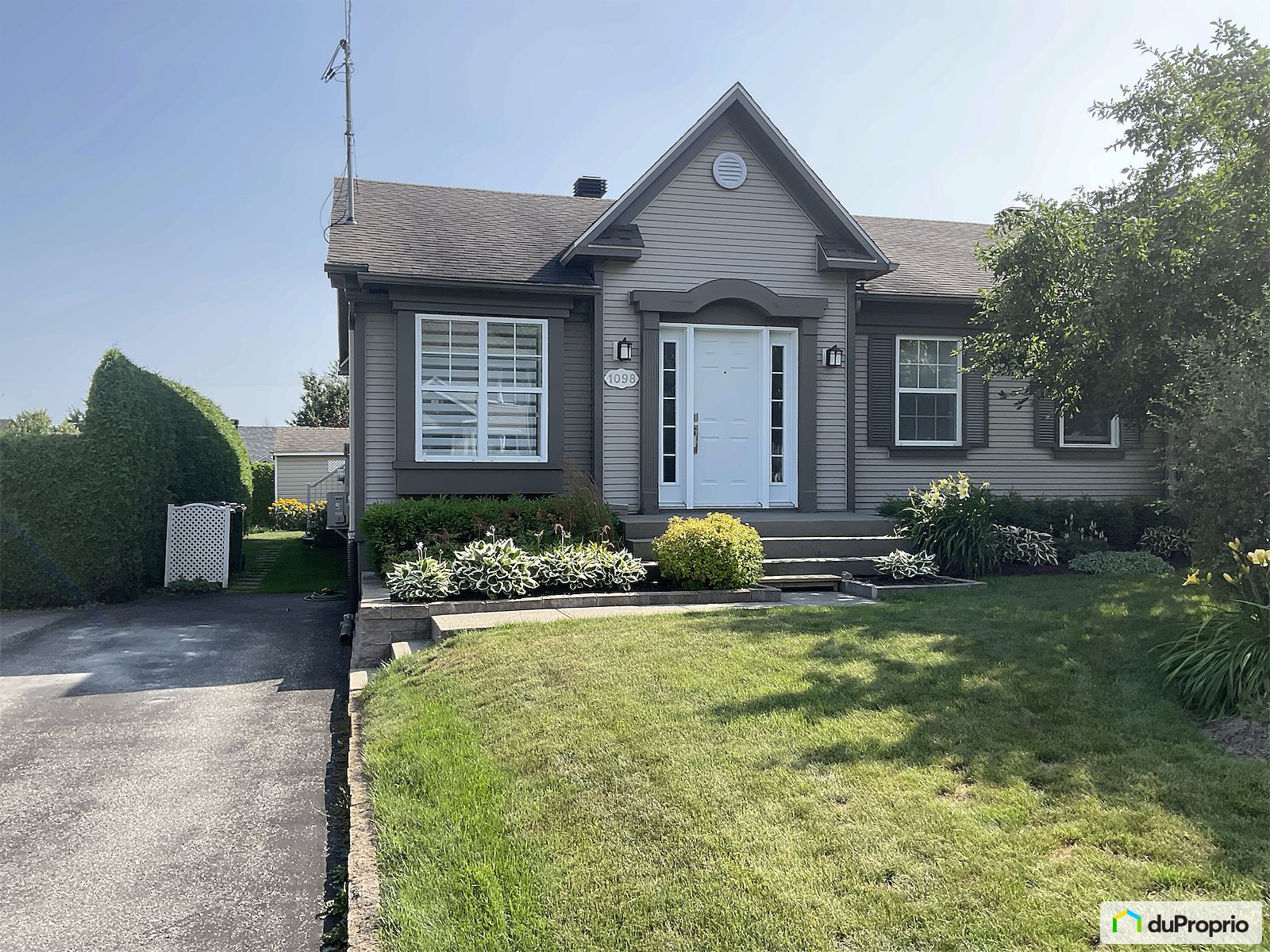 1098 Rue Beaudin — photo 1