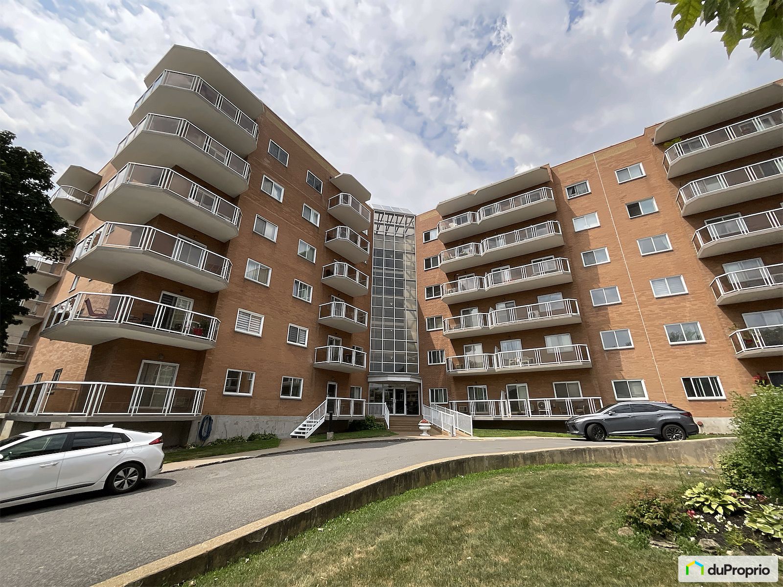 203 7405 Rue Beaubien Est — photo 1