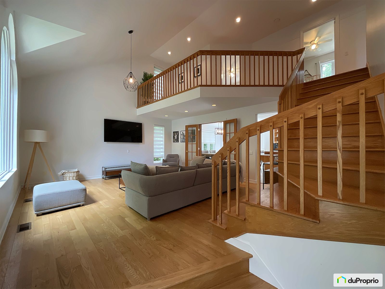 1037 Rue Maple Ridge — photo 3