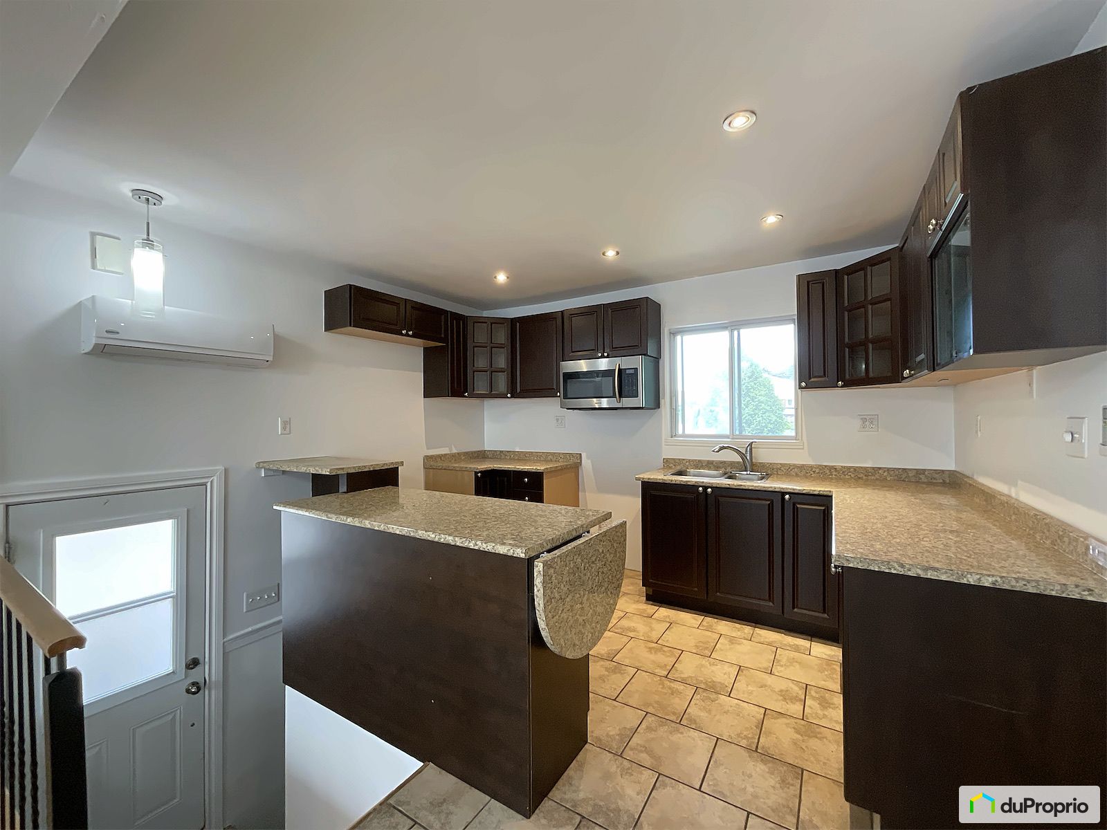 83 85 Rue Cousineau — photo 2