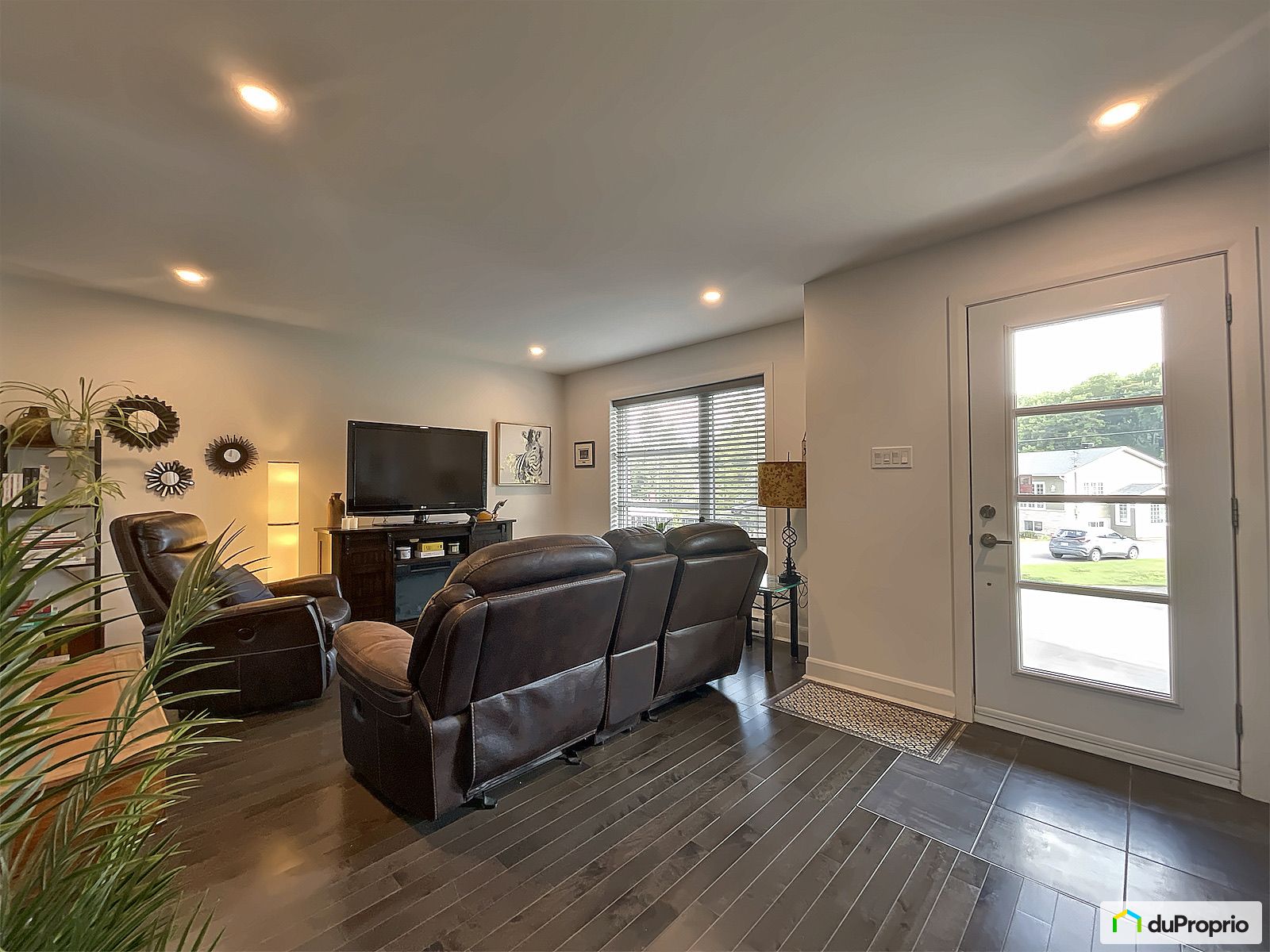 1220 Rue Circle — photo 3